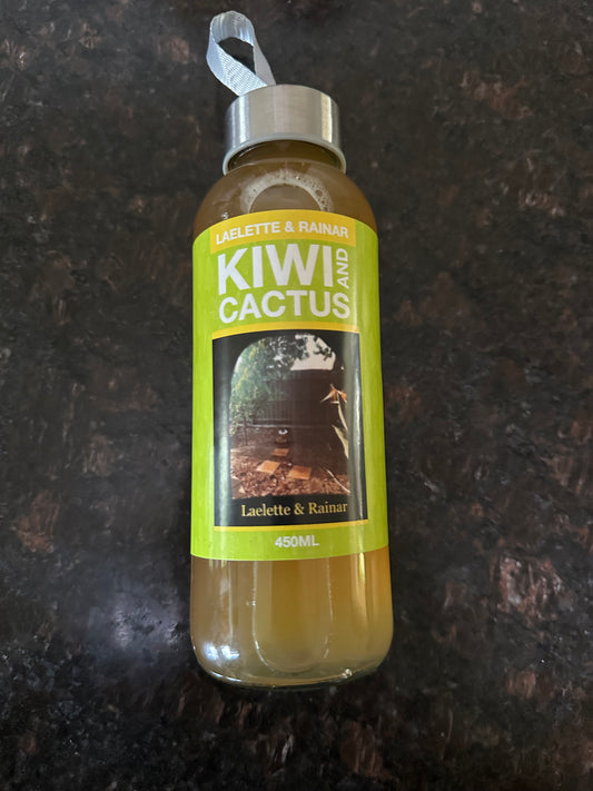 Kiwi and cactus